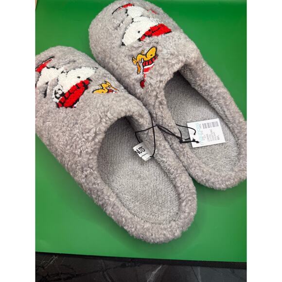Maurices Snoopy Slippers Womens M L Holiday Peanuts Brand New - Picture 3 of 7